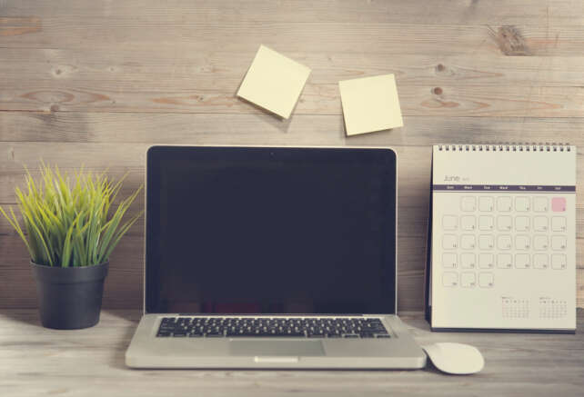 bureau met kalender